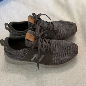 New Balance Men's Charcoal Gray Sneakers